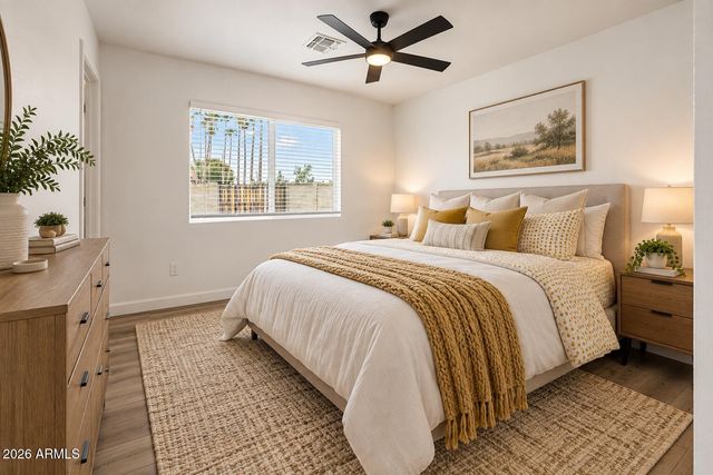 1004 W MANHATTON Drive, Tempe, AZ 85282