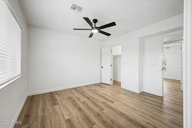 1004 W MANHATTON Drive, Tempe, AZ 85282