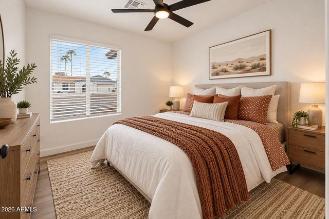 1004 W MANHATTON Drive, Tempe, AZ 85282
