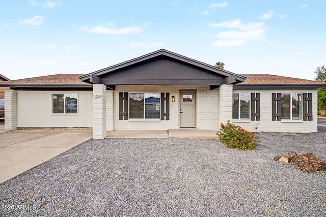 1004 W MANHATTON Drive, Tempe, AZ 85282