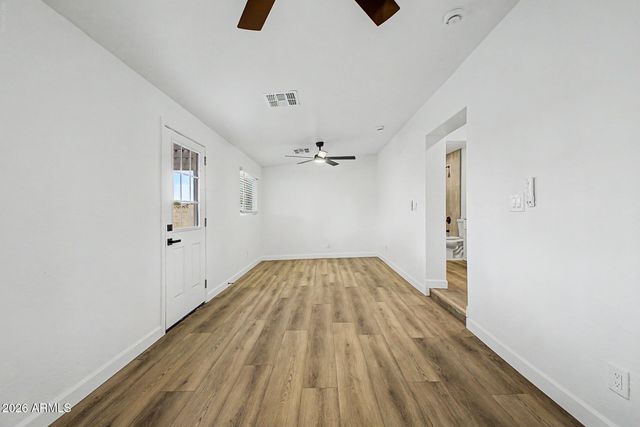 1004 W MANHATTON Drive, Tempe, AZ 85282