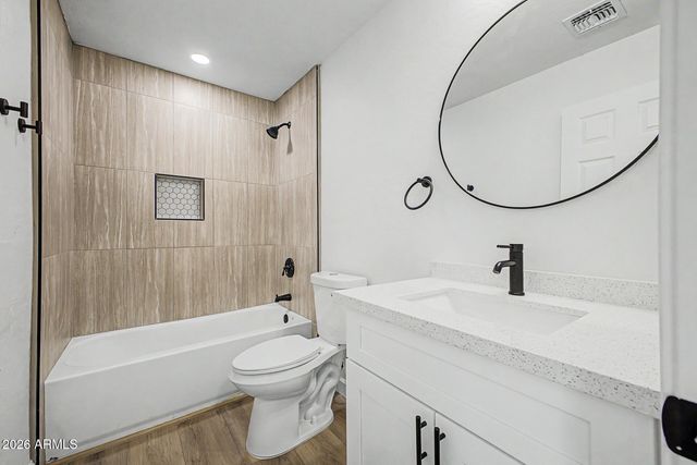 1004 W MANHATTON Drive, Tempe, AZ 85282