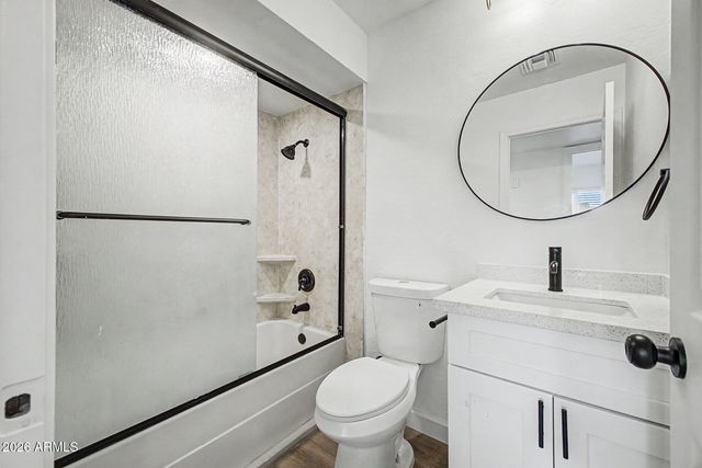 1004 W MANHATTON Drive, Tempe, AZ 85282