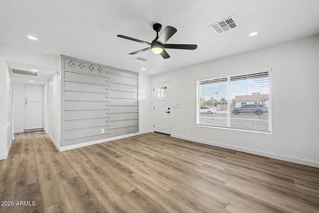 1004 W MANHATTON Drive, Tempe, AZ 85282