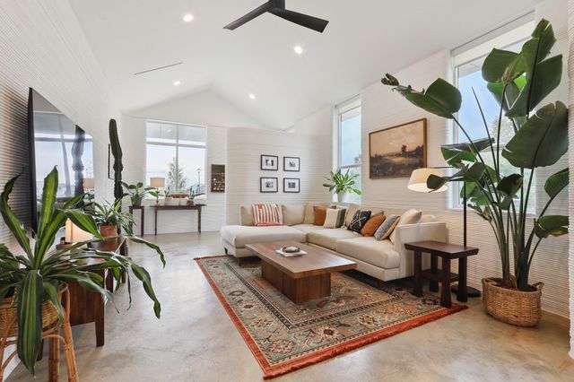 112 Red Maple LN, Georgetown, TX 78628