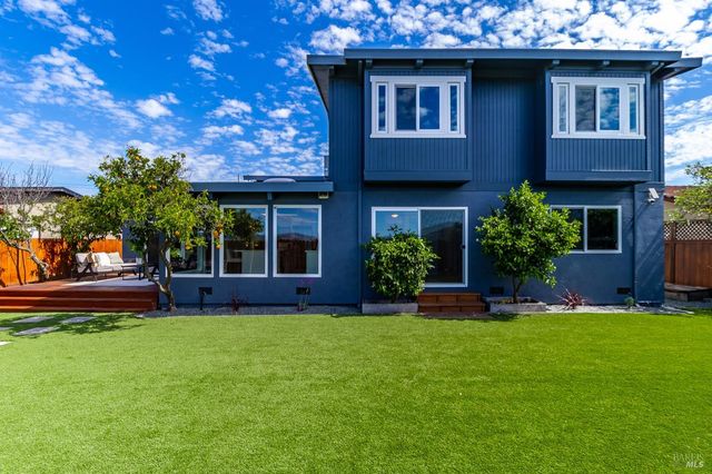 17 Channel Dr, Corte Madera, CA 94925