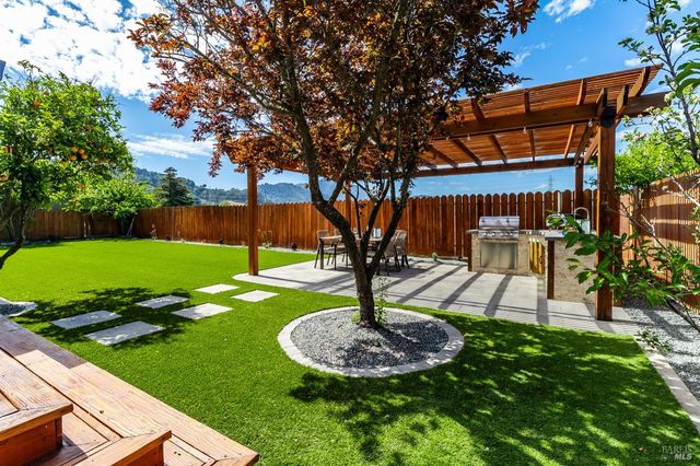 17 Channel Dr, Corte Madera, CA 94925