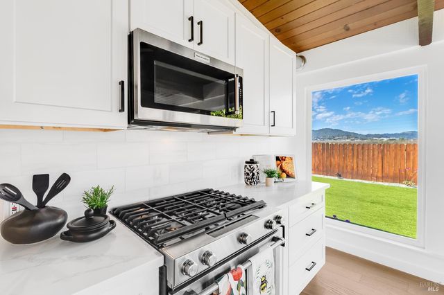 17 Channel Dr, Corte Madera, CA 94925