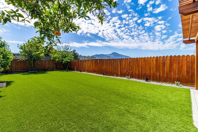 17 Channel Dr, Corte Madera, CA 94925