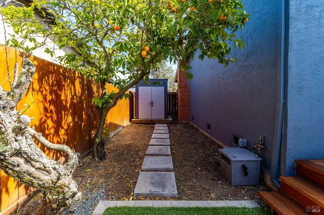 17 Channel Dr, Corte Madera, CA 94925