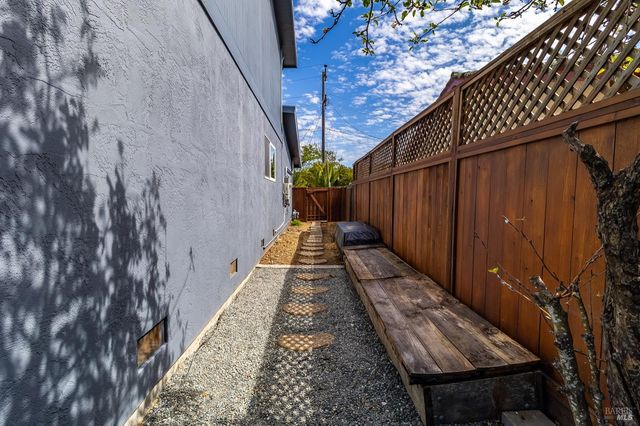 17 Channel Dr, Corte Madera, CA 94925