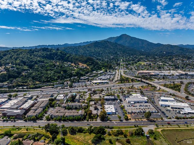 17 Channel Dr, Corte Madera, CA 94925