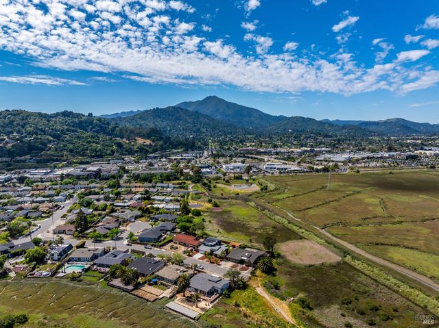 17 Channel Dr, Corte Madera, CA 94925