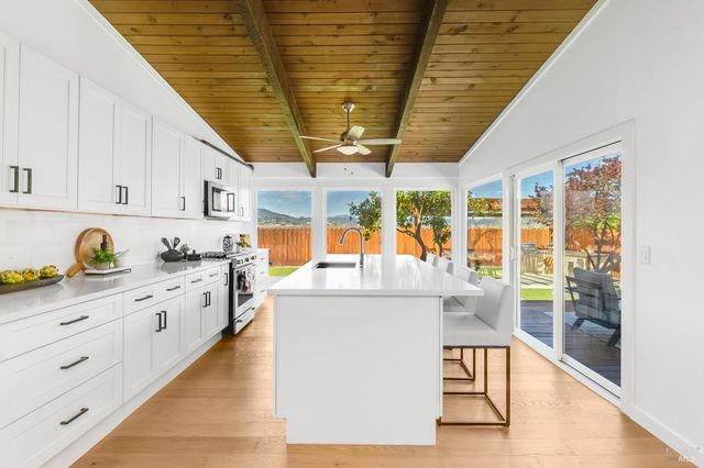 17 Channel Dr, Corte Madera, CA 94925