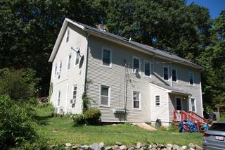 16 Crescent St, Huntington, MA 01050