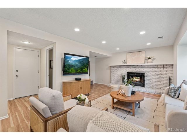 9970 Hoyt Ln, Broomfield, CO 80021