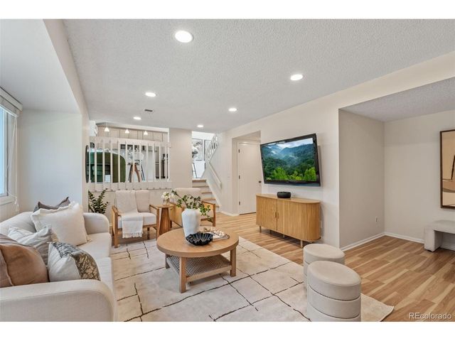 9970 Hoyt Ln, Broomfield, CO 80021