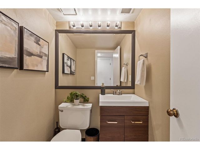 9970 Hoyt Ln, Broomfield, CO 80021