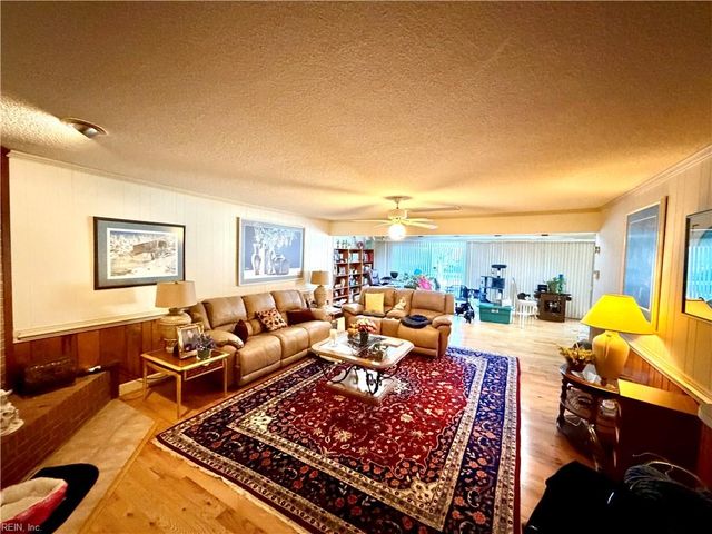 1517 Baycliff LN, Virginia Beach, VA 23454