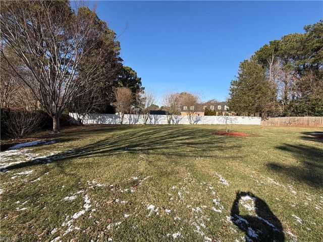 1517 Baycliff LN, Virginia Beach, VA 23454