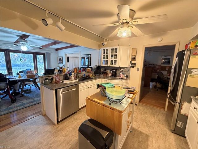 1517 Baycliff LN, Virginia Beach, VA 23454