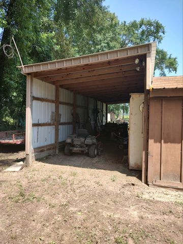 1061 County Road 1807, Yantis, TX 75497