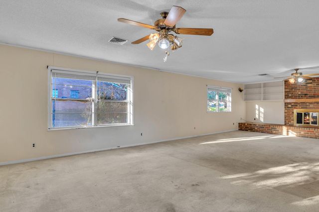 405 Hilllmont Ave, Longview, TX 75601