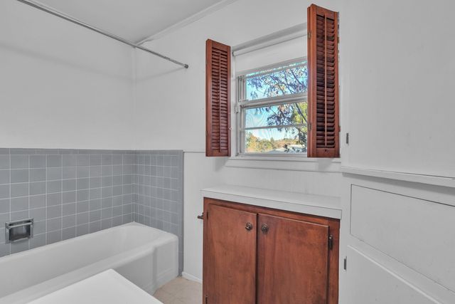 405 Hilllmont Ave, Longview, TX 75601