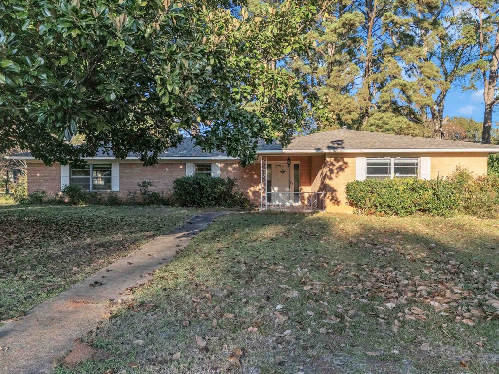 405 Hilllmont Ave, Longview, TX 75601