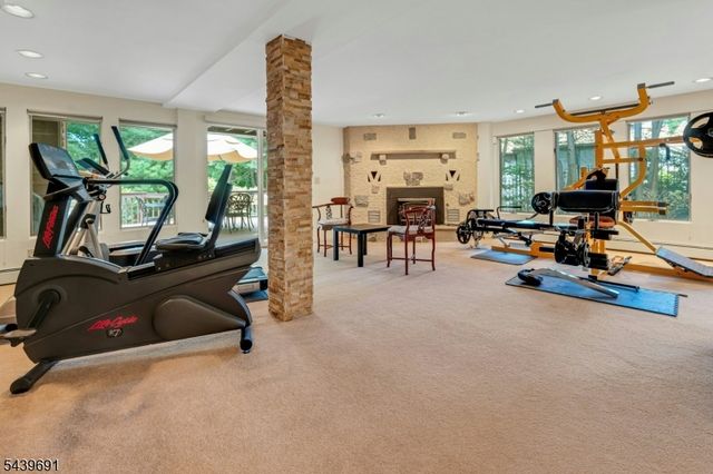 27 Hamilton Dr West, North Caldwell Boro, NJ 07006
