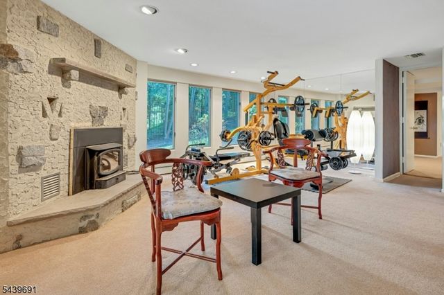 27 Hamilton Dr West, North Caldwell Boro, NJ 07006