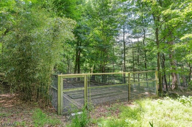 27 Hamilton Dr West, North Caldwell Boro, NJ 07006