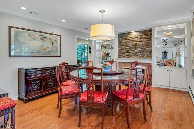 27 Hamilton Dr West, North Caldwell Boro, NJ 07006