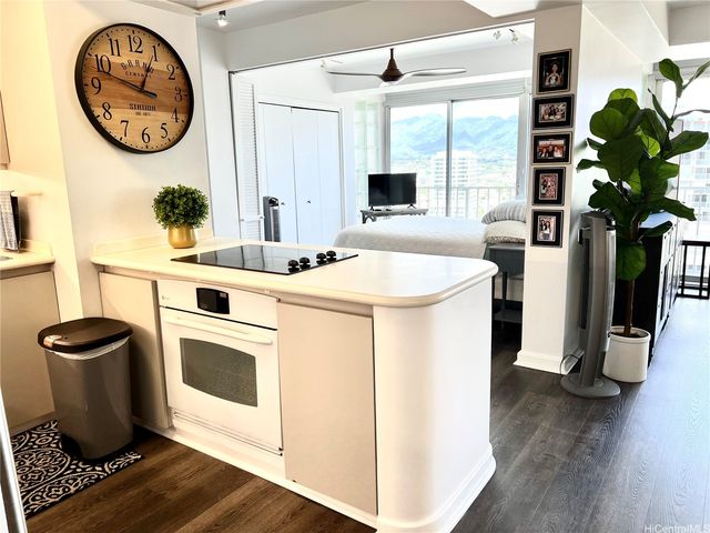 419 Atkinson Drive 1702, Honolulu, HI 96814