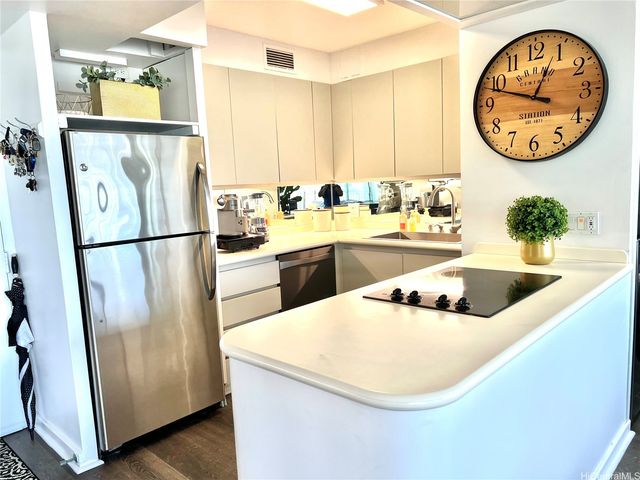 419 Atkinson Drive 1702, Honolulu, HI 96814