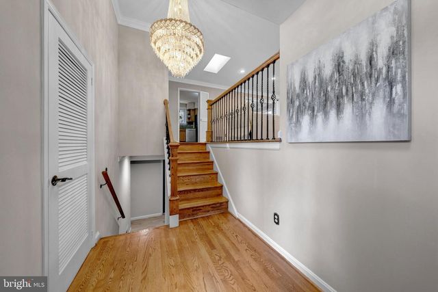 8706 BRAEBURN DR, Annandale, VA 22003