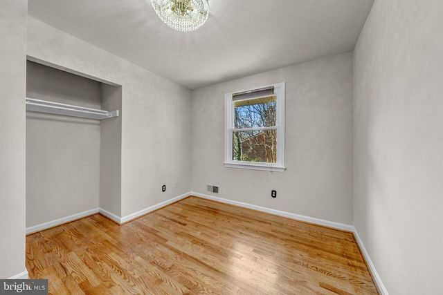 8706 BRAEBURN DR, Annandale, VA 22003