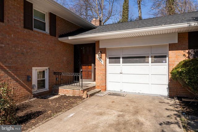 8706 BRAEBURN DR, Annandale, VA 22003