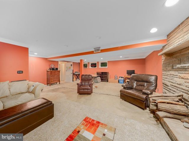 8706 BRAEBURN DR, Annandale, VA 22003