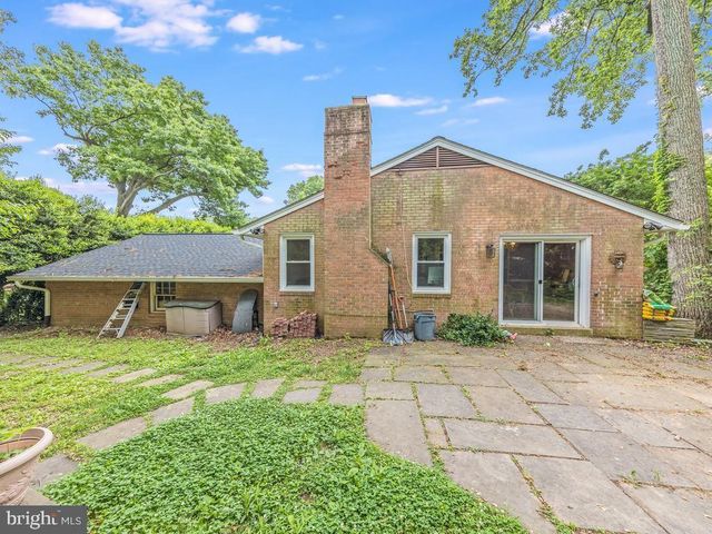 8706 BRAEBURN DR, Annandale, VA 22003