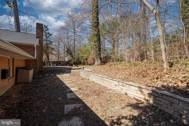 8706 BRAEBURN DR, Annandale, VA 22003