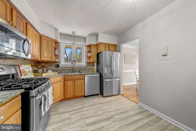 8706 BRAEBURN DR, Annandale, VA 22003