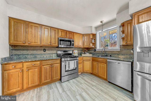 8706 BRAEBURN DR, Annandale, VA 22003