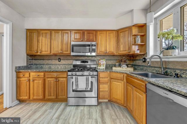 8706 BRAEBURN DR, Annandale, VA 22003