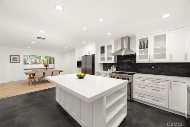 3929 El Moreno, La Crescenta, CA 91214