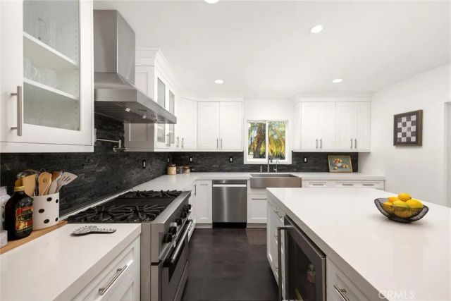 3929 El Moreno, La Crescenta, CA 91214