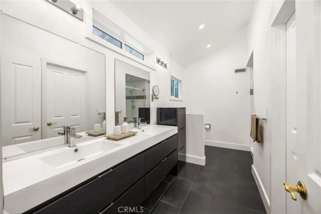 3929 El Moreno, La Crescenta, CA 91214
