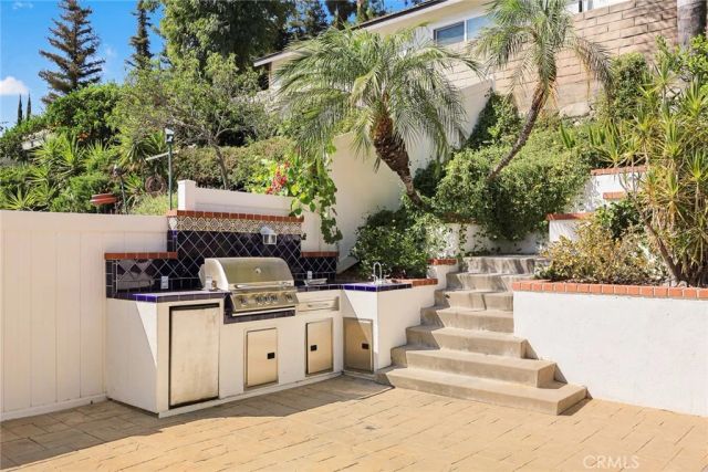 3929 El Moreno, La Crescenta, CA 91214