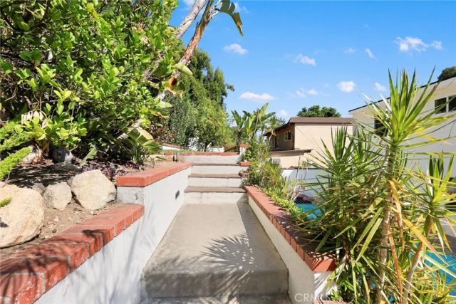 3929 El Moreno, La Crescenta, CA 91214