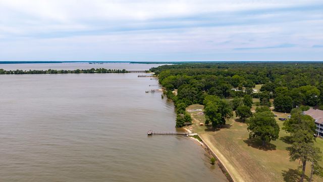 1184 Bridgeview Lane E104, Summerton, SC 29148